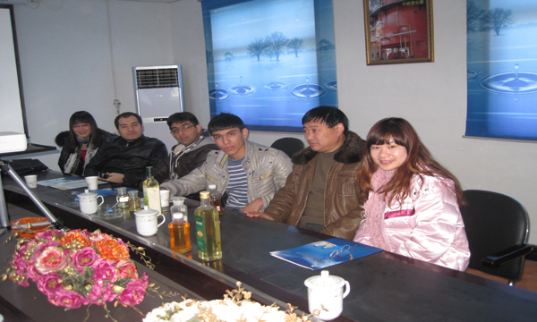 土庫曼斯坦采購450噸蓖麻籽預(yù)榨浸出生產(chǎn)線